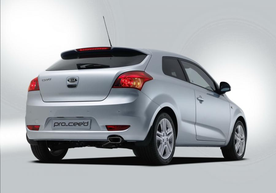  Kia pro_cee&rsquo;d 2008 года  (фото 104 из 182)